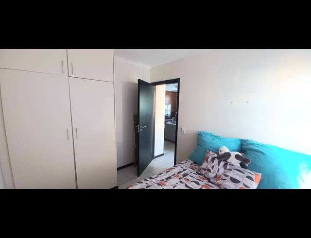 2 BEDROOM FLAT TO LET IN ESSENWOOD